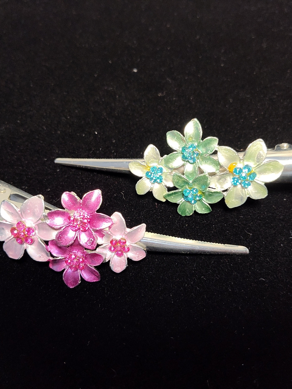 Vintage Womens Metal Floral Hair Clips Pin-up, Hawaiian, Feminine
